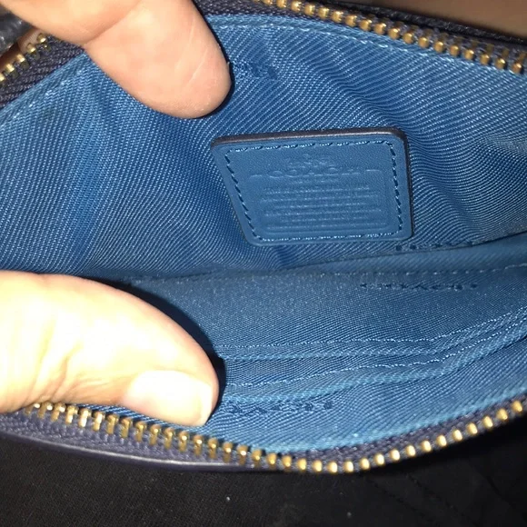 Coach Wristlet in Navy and Teal - Picture 3 of 6